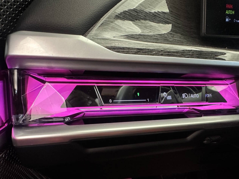 2024 BMW 7 Series 740i xDrive AWD 4dr Sedan, Blue, Mileage: 27,670 - photo 33