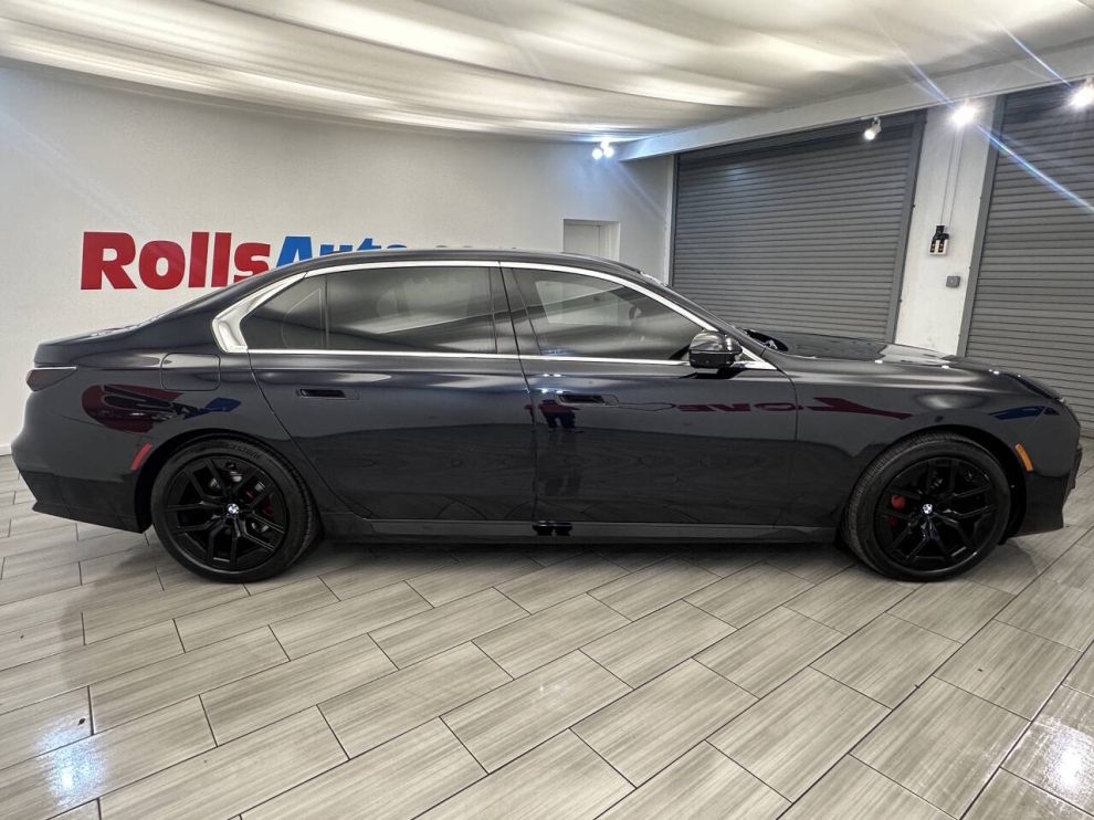 2024 BMW 7 Series 740i xDrive AWD 4dr Sedan, Blue, Mileage: 27,670 - photo 5