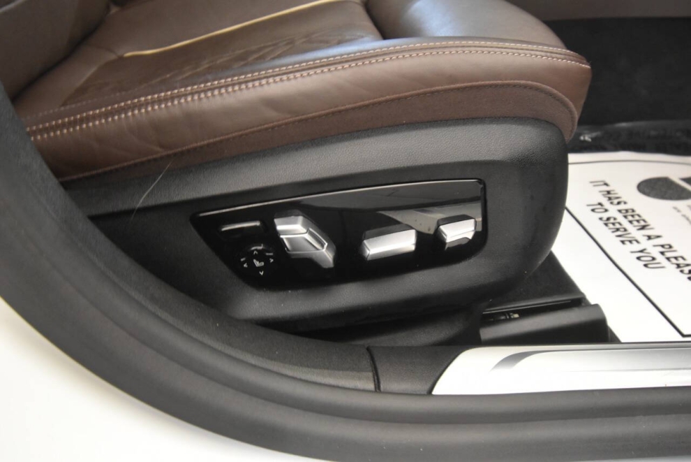 2018 BMW 7 Series 750i xDrive AWD 4dr Sedan, White, Mileage: 88,967 - photo 18