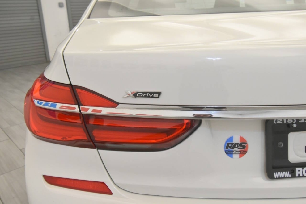 2018 BMW 7 Series 750i xDrive AWD 4dr Sedan, White, Mileage: 88,967 - photo 34
