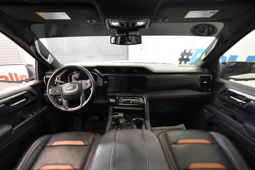 2023 GMC Sierra 1500 AT4 4x4 4dr Crew Cab 5.8 ft. SB, White, Mileage: 71,761 - photo 17