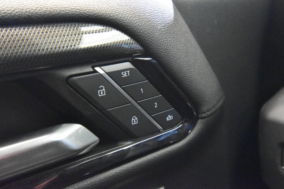 2023 GMC Sierra 1500 AT4 4x4 4dr Crew Cab 5.8 ft. SB, White, Mileage: 71,761 - photo 31