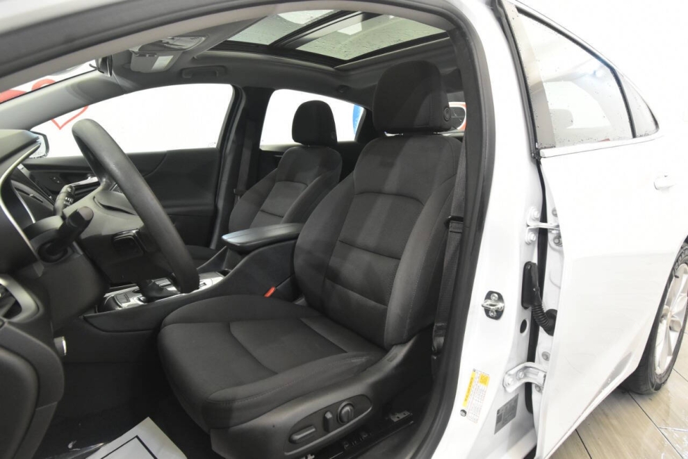 2024 Chevrolet Malibu LT 4dr Sedan w/1LT, White, Mileage: 61,339 - photo 10