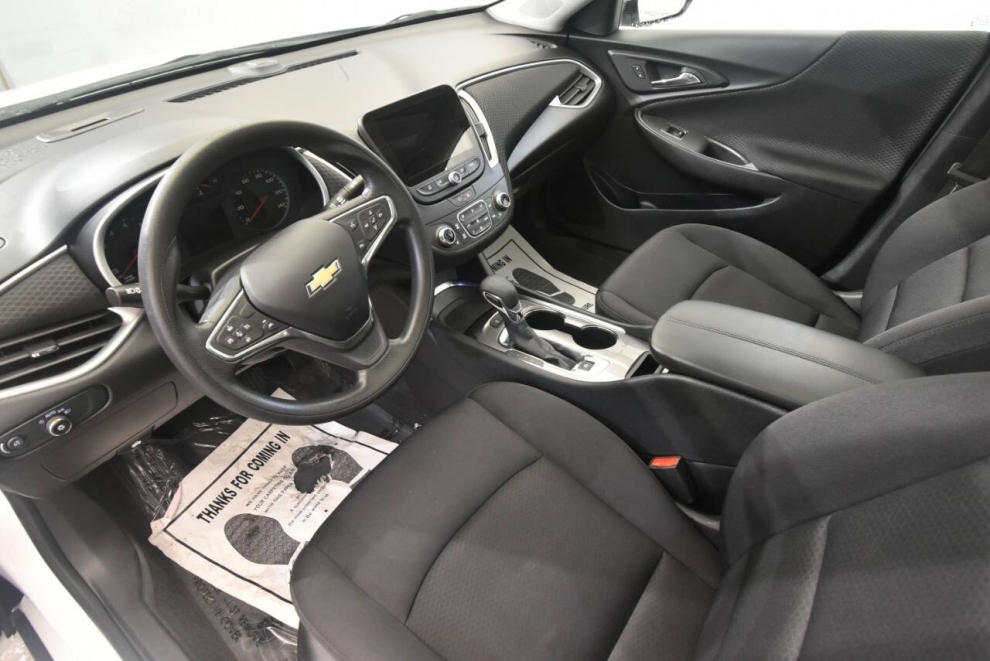 2024 Chevrolet Malibu LT 4dr Sedan w/1LT, White, Mileage: 61,339 - photo 11