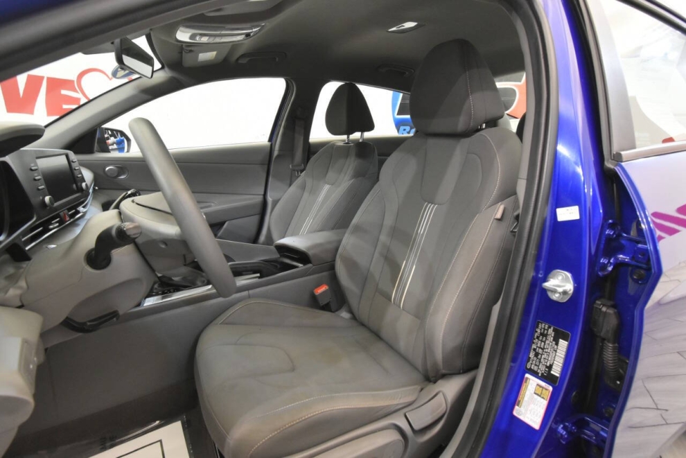 2023 Hyundai Elantra, Azul, Mileage: 52,233 - photo 10