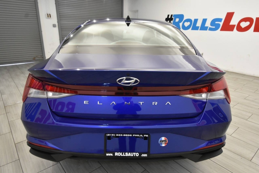 2023 Hyundai Elantra, Azul, Mileage: 52,233 - photo 3