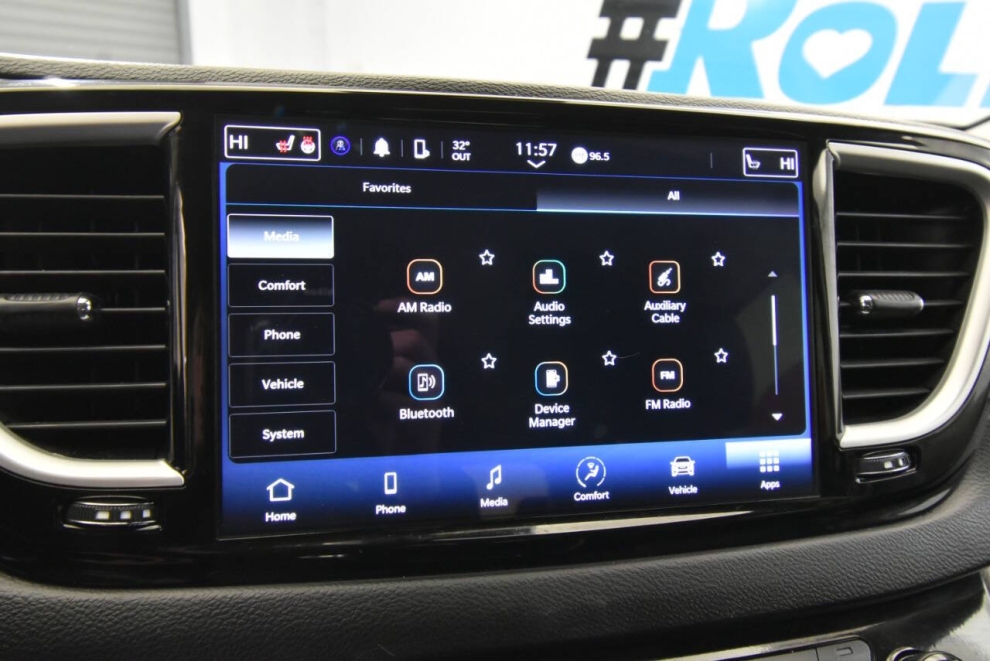 2024 Chrysler Pacifica Touring L 4dr Mini Van, Black, Mileage: 55,710 - photo 19