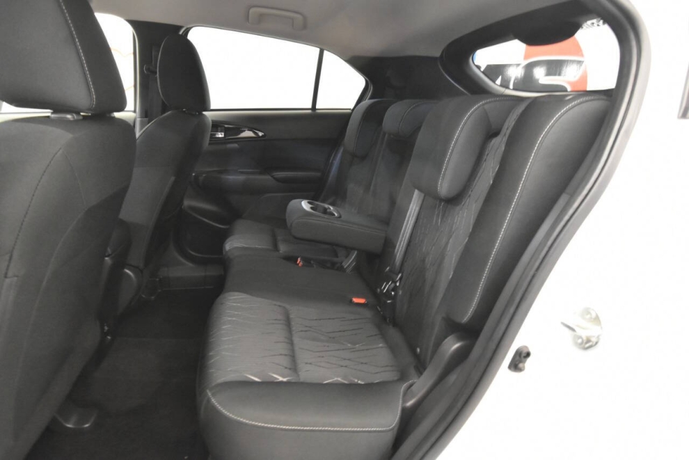 2020 Mitsubishi Eclipse Cross SE 4dr Crossover, White, Mileage: 63,335 - photo 13