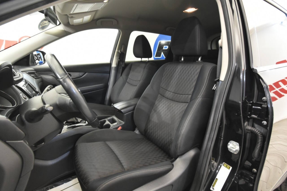 2018 Nissan Rogue SV AWD 4dr Crossover, Black, Mileage: 70,569 - photo 10