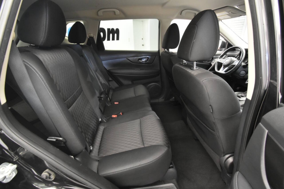 2018 Nissan Rogue SV AWD 4dr Crossover, Black, Mileage: 70,569 - photo 15