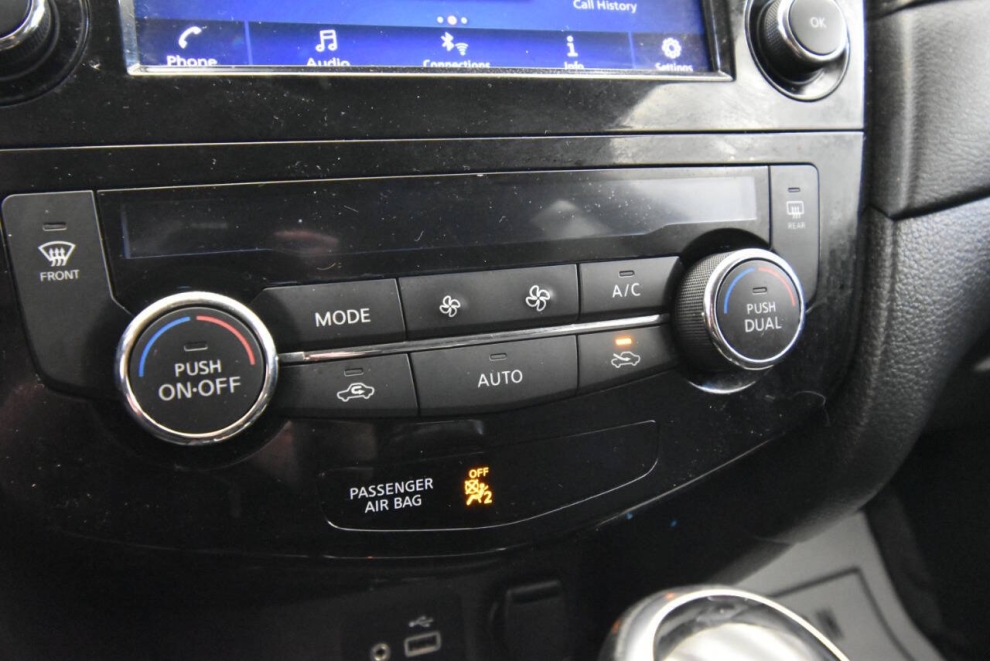 2018 Nissan Rogue SV AWD 4dr Crossover, Black, Mileage: 70,569 - photo 19