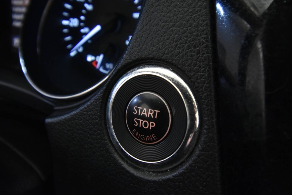 2018 Nissan Rogue SV AWD 4dr Crossover, Black, Mileage: 70,569 - photo 22