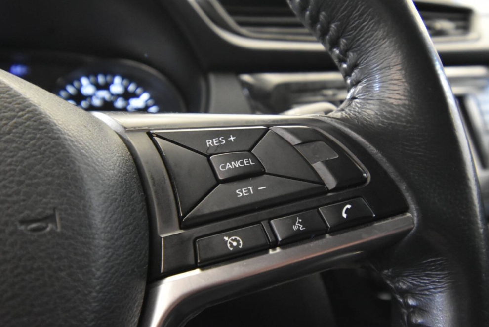 2018 Nissan Rogue SV AWD 4dr Crossover, Black, Mileage: 70,569 - photo 25