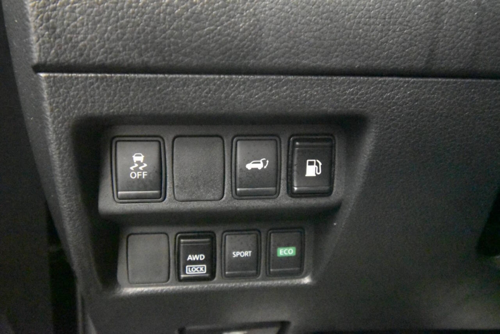 2018 Nissan Rogue SV AWD 4dr Crossover, Black, Mileage: 70,569 - photo 28