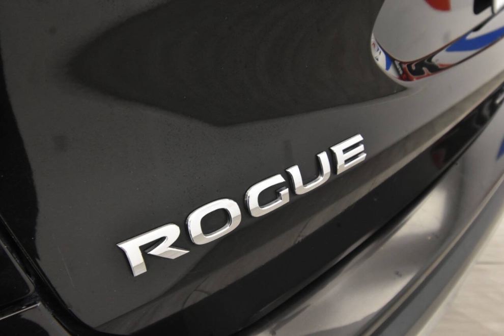 2018 Nissan Rogue SV AWD 4dr Crossover, Black, Mileage: 70,569 - photo 30