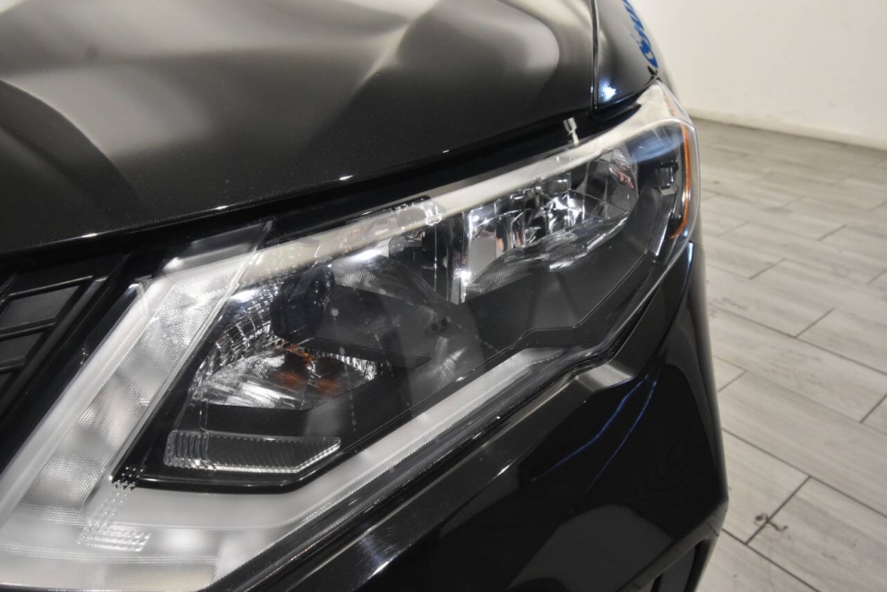 2018 Nissan Rogue SV AWD 4dr Crossover, Black, Mileage: 70,569 - photo 8