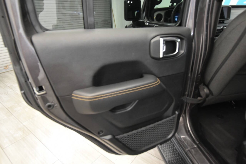 2025 Jeep Wrangler Sahara 4xe 4x4 4dr SUV, Gris, Mileage: 15,069 - photo 14