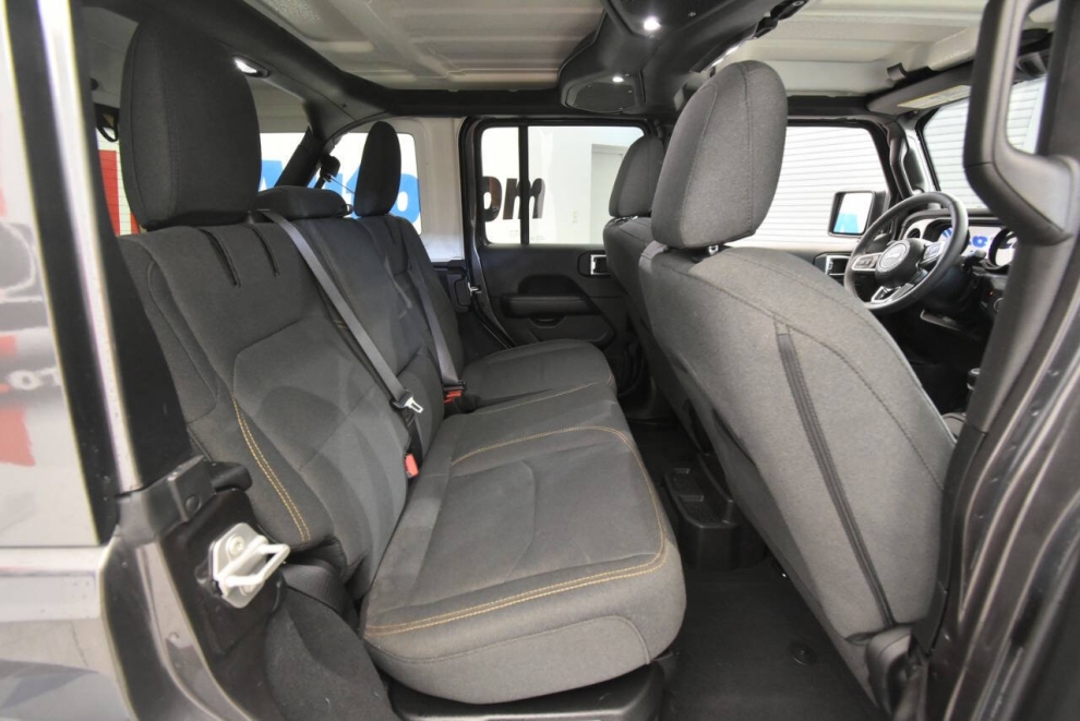 2025 Jeep Wrangler Sahara 4xe 4x4 4dr SUV, Gris, Mileage: 15,069 - photo 17