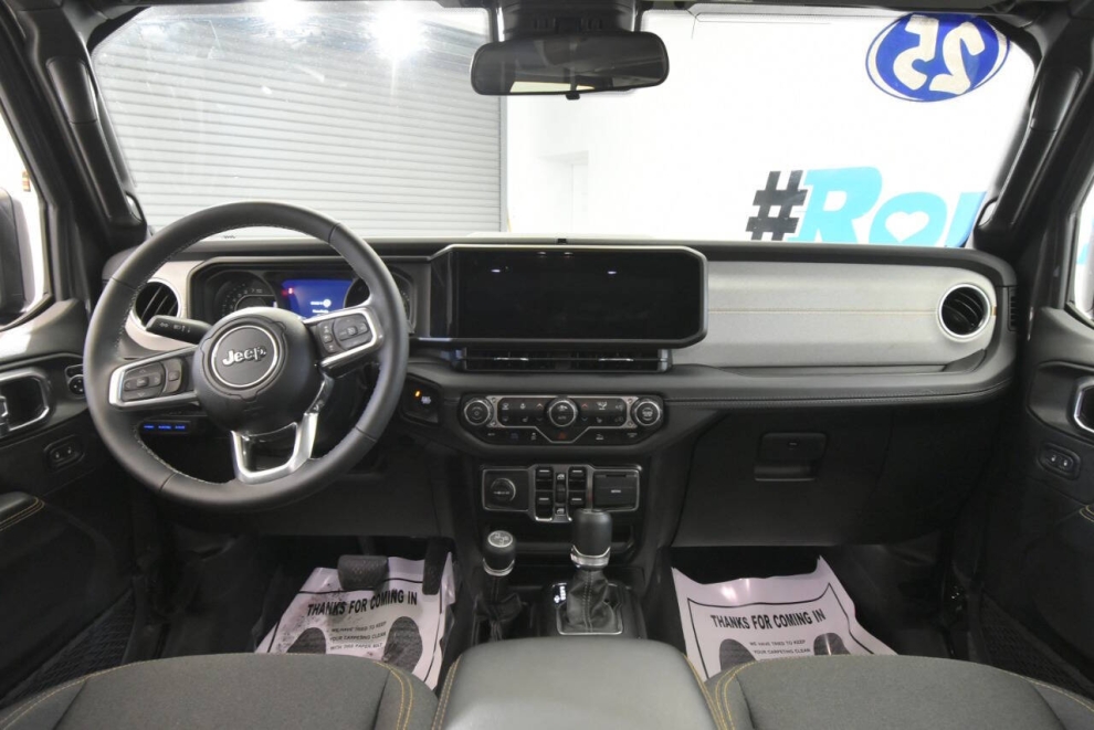 2025 Jeep Wrangler Sahara 4xe 4x4 4dr SUV, Gris, Mileage: 15,069 - photo 18