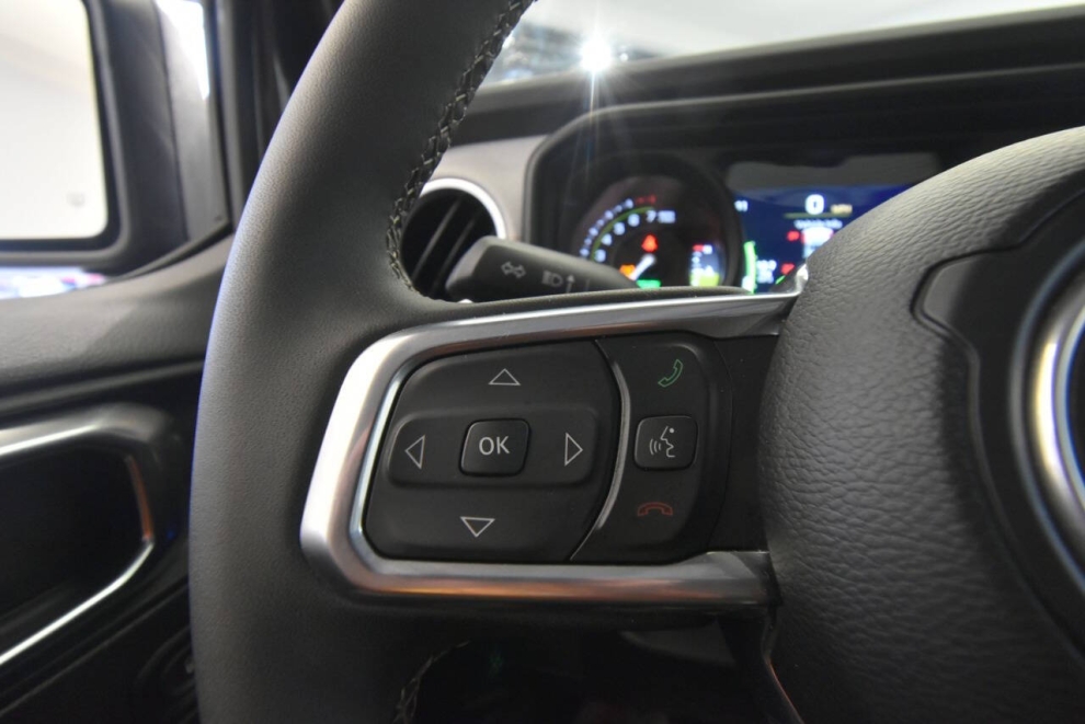 2025 Jeep Wrangler Sahara 4xe 4x4 4dr SUV, Gris, Mileage: 15,069 - photo 25