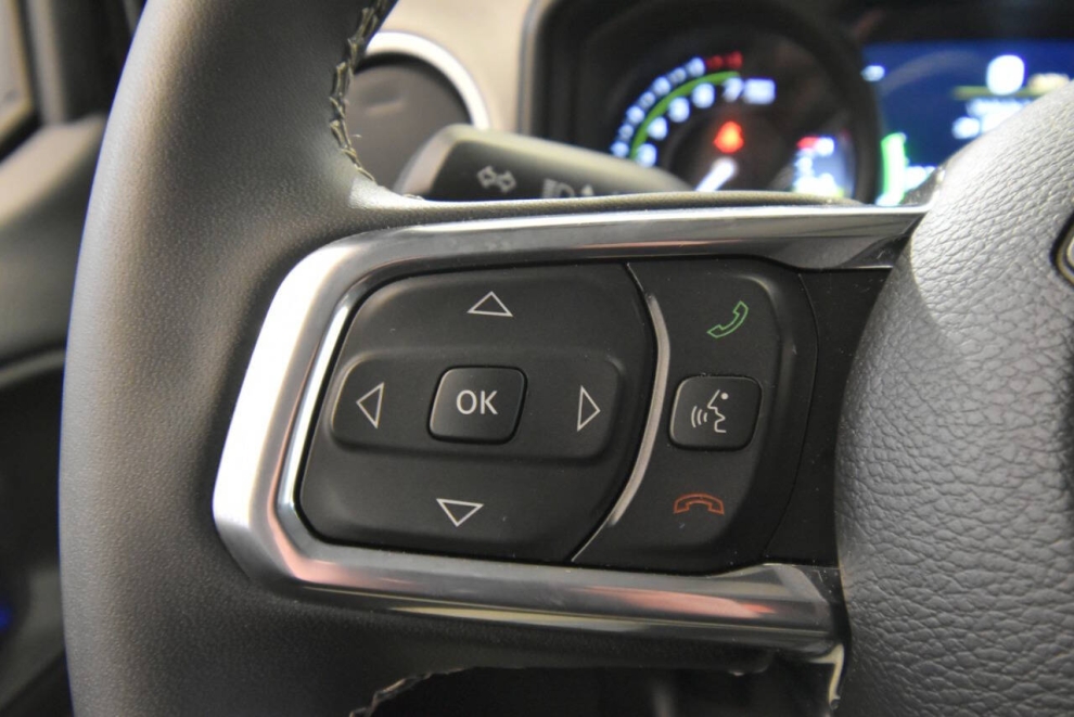 2025 Jeep Wrangler Sahara 4xe 4x4 4dr SUV, Negro, Mileage: 16,920 - photo 24