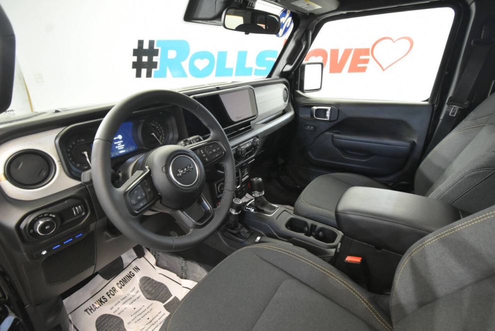 2025 Jeep Wrangler Willys 4xe 4x4 4dr SUV, Negro, Mileage: 11,546 - photo 11