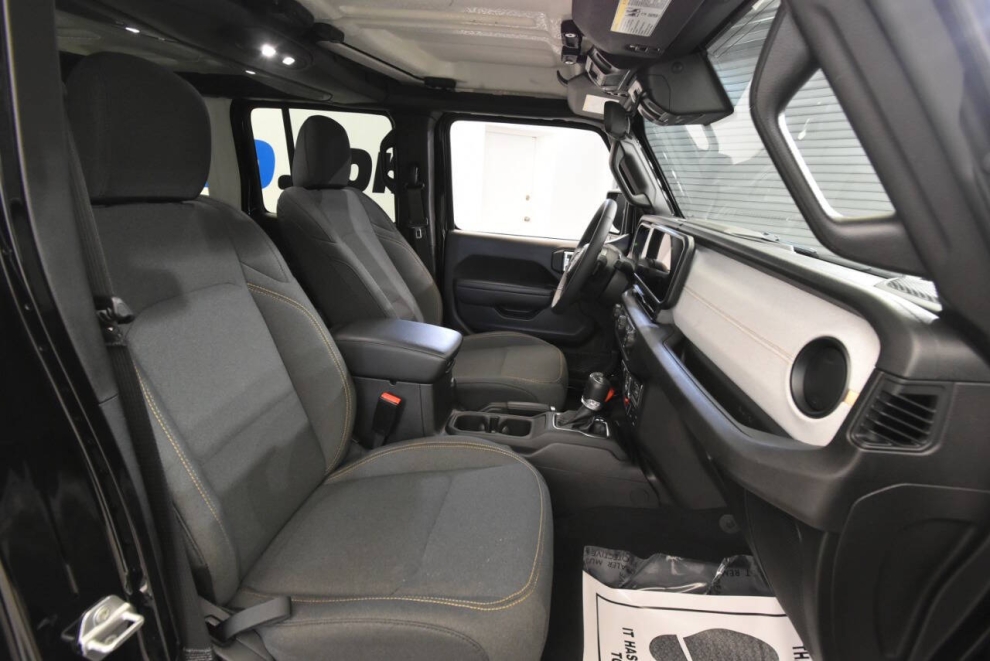 2025 Jeep Wrangler Willys 4xe 4x4 4dr SUV, Negro, Mileage: 11,546 - photo 14