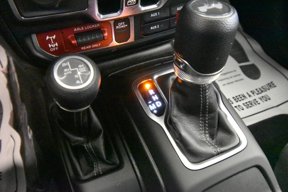 2025 Jeep Wrangler Willys 4xe 4x4 4dr SUV, Negro, Mileage: 11,546 - photo 17