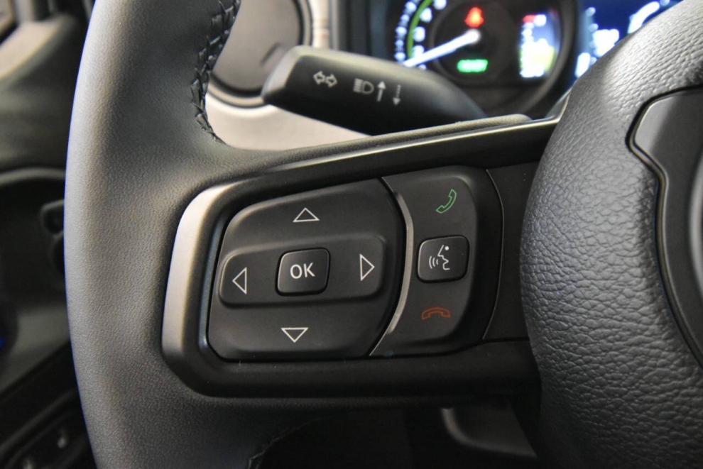 2025 Jeep Wrangler Willys 4xe 4x4 4dr SUV, Negro, Mileage: 11,546 - photo 24