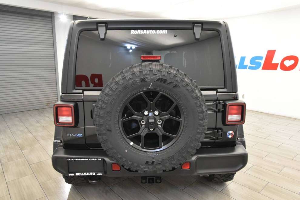 2025 Jeep Wrangler Willys 4xe 4x4 4dr SUV, Negro, Mileage: 11,546 - photo 3