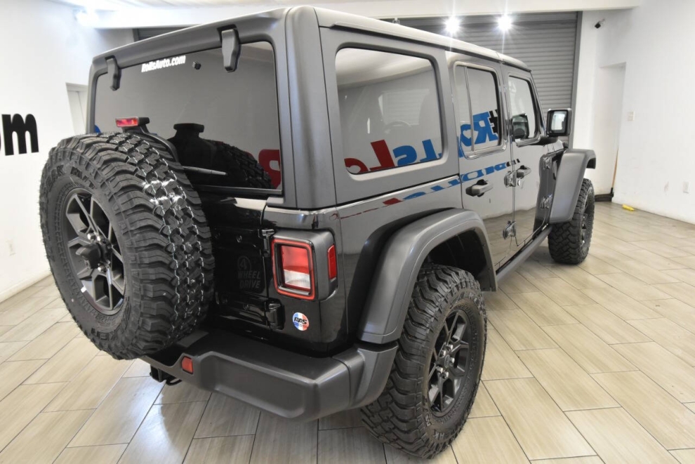 2025 Jeep Wrangler Willys 4xe 4x4 4dr SUV, Negro, Mileage: 11,546 - photo 4