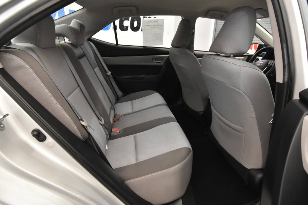 2017 Toyota Corolla LE 4dr Sedan, Silver, Mileage: 109,765 - photo 17