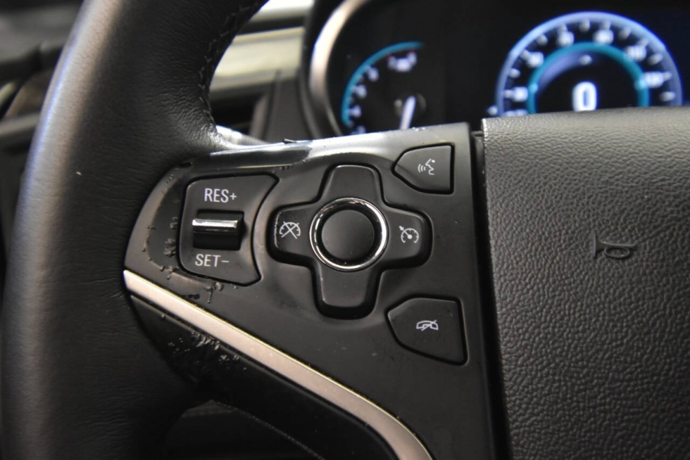 2015 Buick LaCrosse Base 4dr Sedan, Gray, Mileage: 52,882 - photo 24