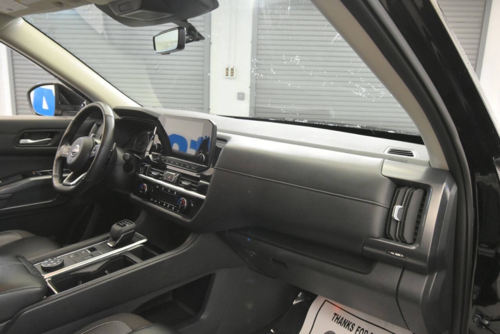 2024 Nissan Pathfinder SL AWD 4dr SUV, Negro, Mileage: 66,103 - photo 16