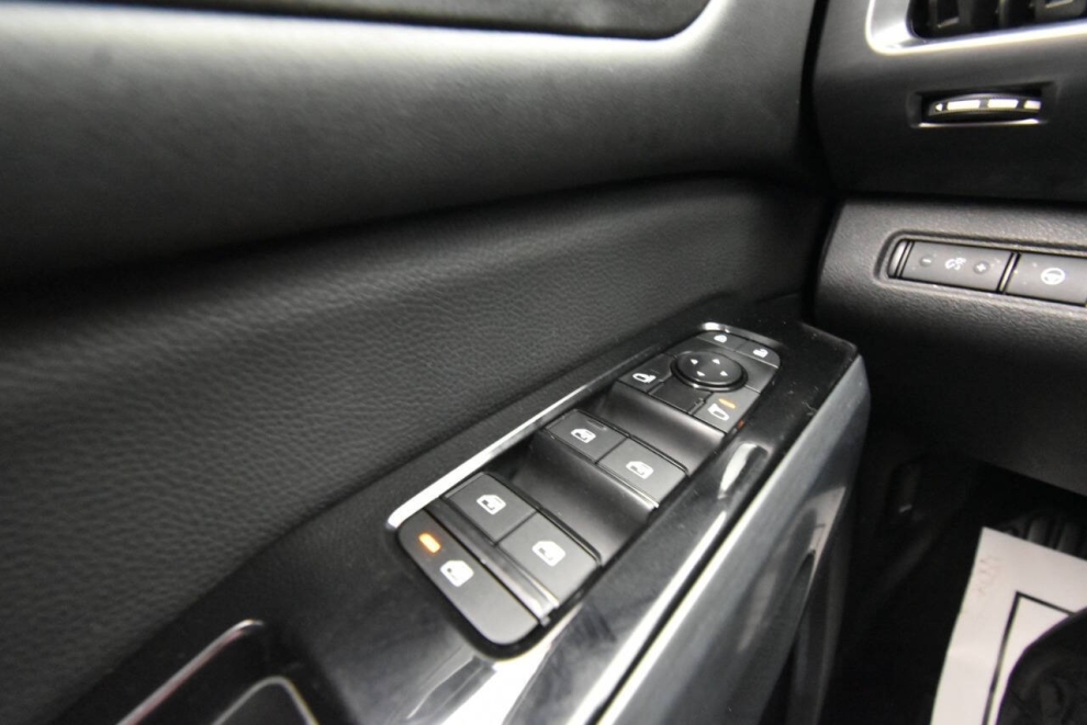 2024 Nissan Pathfinder SL AWD 4dr SUV, Negro, Mileage: 66,103 - photo 31