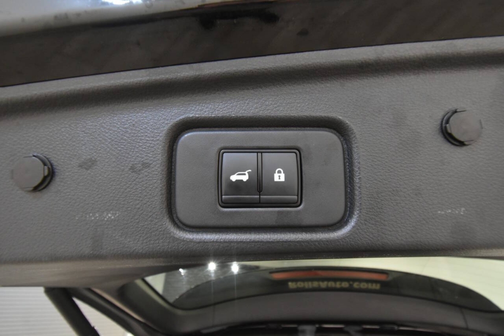 2024 Nissan Pathfinder SL AWD 4dr SUV, Negro, Mileage: 66,103 - photo 34