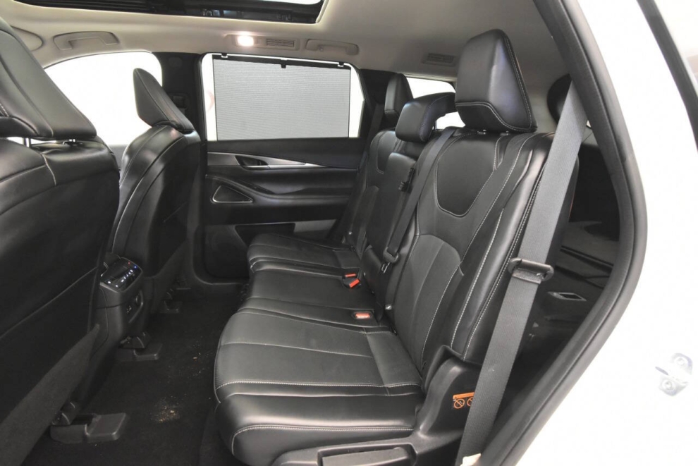 2022 Infiniti QX60 Luxe AWD 4dr SUV, Blanco, Mileage: 63,146 - photo 13