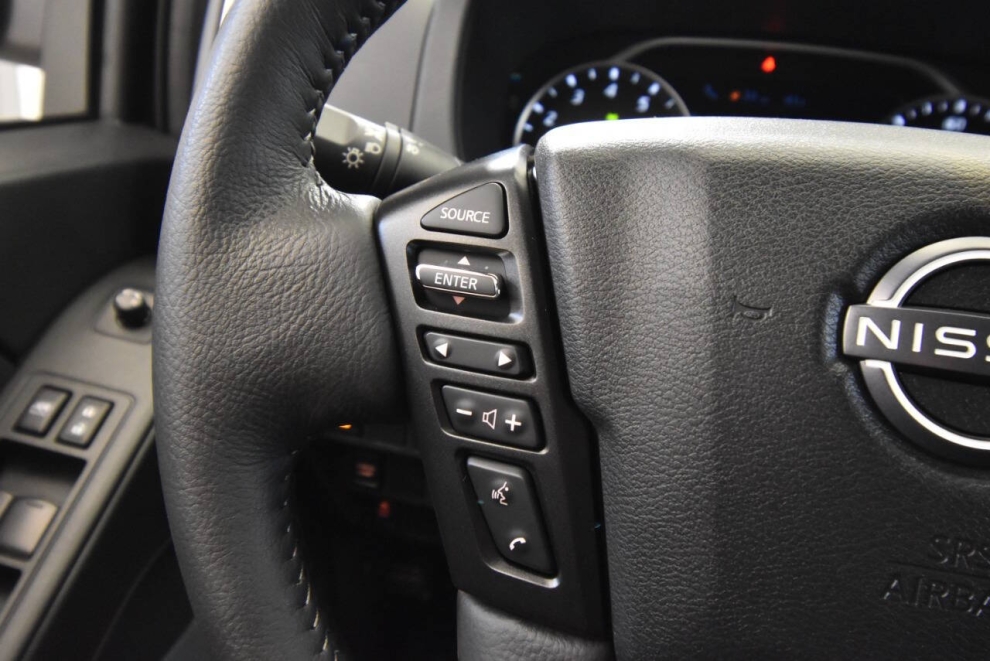 2025 Nissan Frontier SV 4x2 4dr Crew Cab 5 ft. SB, Green, Mileage: 1,551 - photo 25