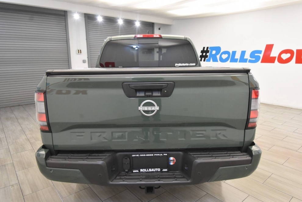 2025 Nissan Frontier SV 4x2 4dr Crew Cab 5 ft. SB, Green, Mileage: 1,551 - photo 3