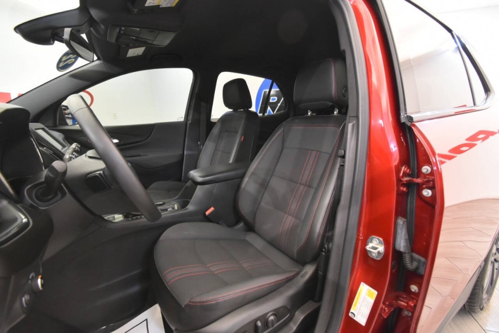 2022 Chevrolet Equinox RS 4x4 4dr SUV, Rojo, Mileage: 33,698 - photo 10