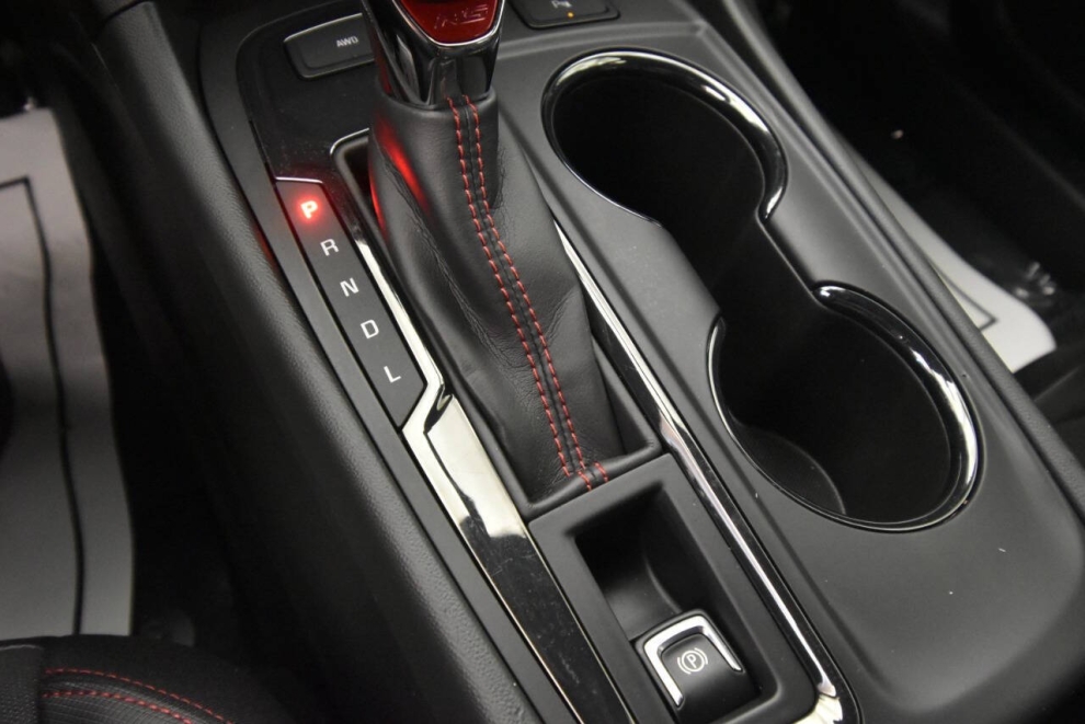 2022 Chevrolet Equinox RS 4x4 4dr SUV, Rojo, Mileage: 33,698 - photo 17