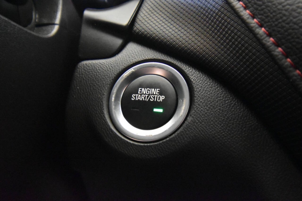 2022 Chevrolet Equinox RS 4x4 4dr SUV, Rojo, Mileage: 33,698 - photo 23