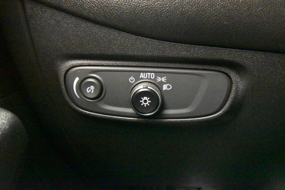 2022 Chevrolet Equinox RS 4x4 4dr SUV, Rojo, Mileage: 33,698 - photo 28