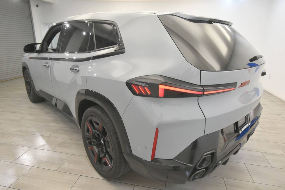 2024 BMW XM Label AWD 4dr Sports Activity Vehicle, Gris, Mileage: 7,258 - photo 2