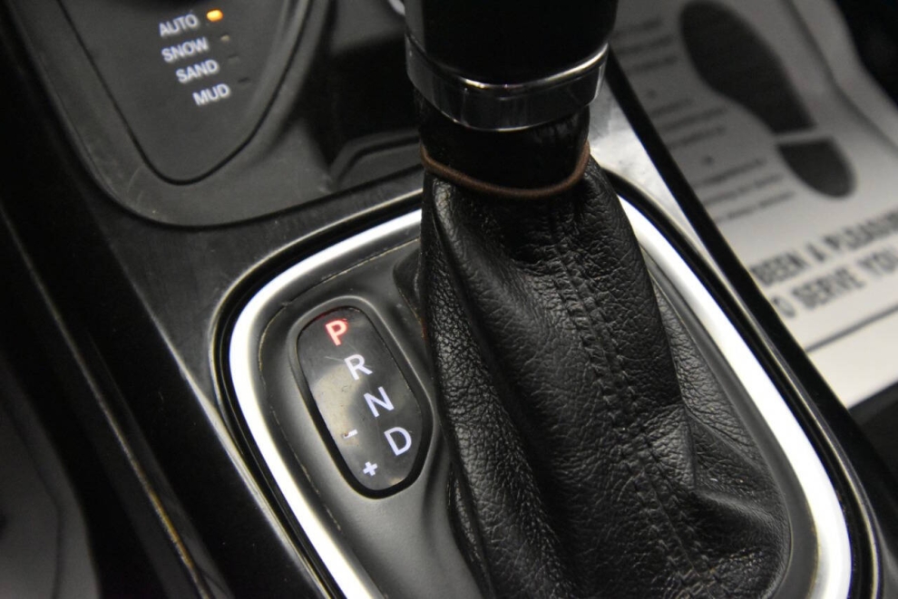 2018 Jeep Compass Altitude 4x4 4dr SUV, White, Mileage: 93,362 - photo 18