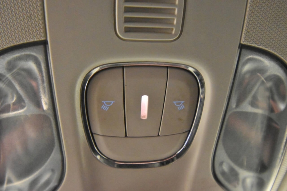 2018 Jeep Compass Altitude 4x4 4dr SUV, White, Mileage: 93,362 - photo 23