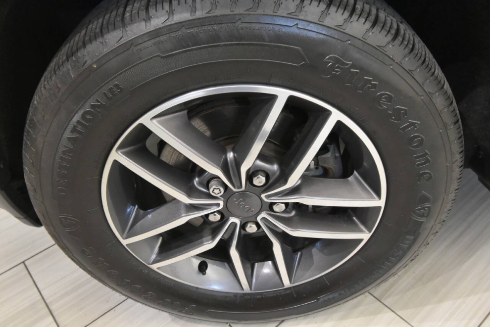 2019 Jeep Grand Cherokee Limited 4x4 4dr SUV, Red, Mileage: 97,766 - photo 9