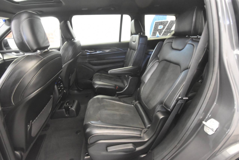 2023 Jeep Grand Cherokee L Altitude 4x4 4dr SUV, Gray, Mileage: 38,758 - photo 13