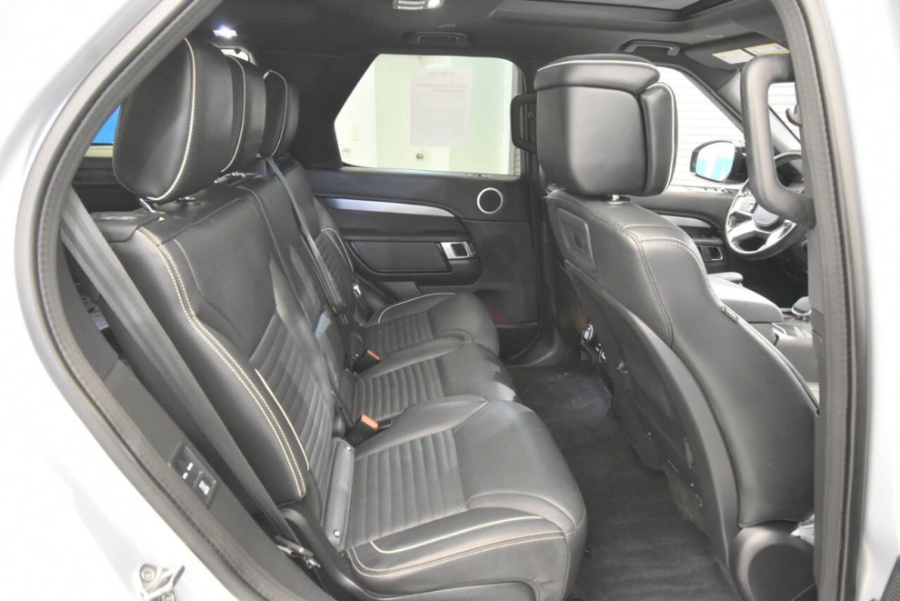 2022 Land Rover Discovery P360 HSE R Dynamic AWD 4dr SUV, Silver, Mileage: 71,428 - photo 21