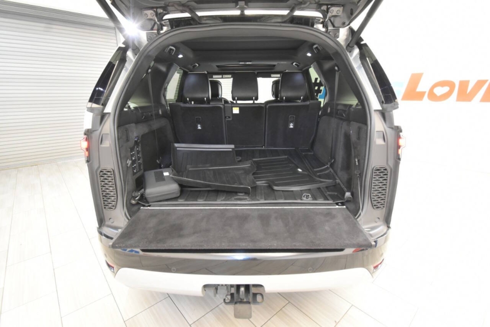 2022 Land Rover Discovery P360 HSE R Dynamic AWD 4dr SUV, Silver, Mileage: 71,428 - photo 46